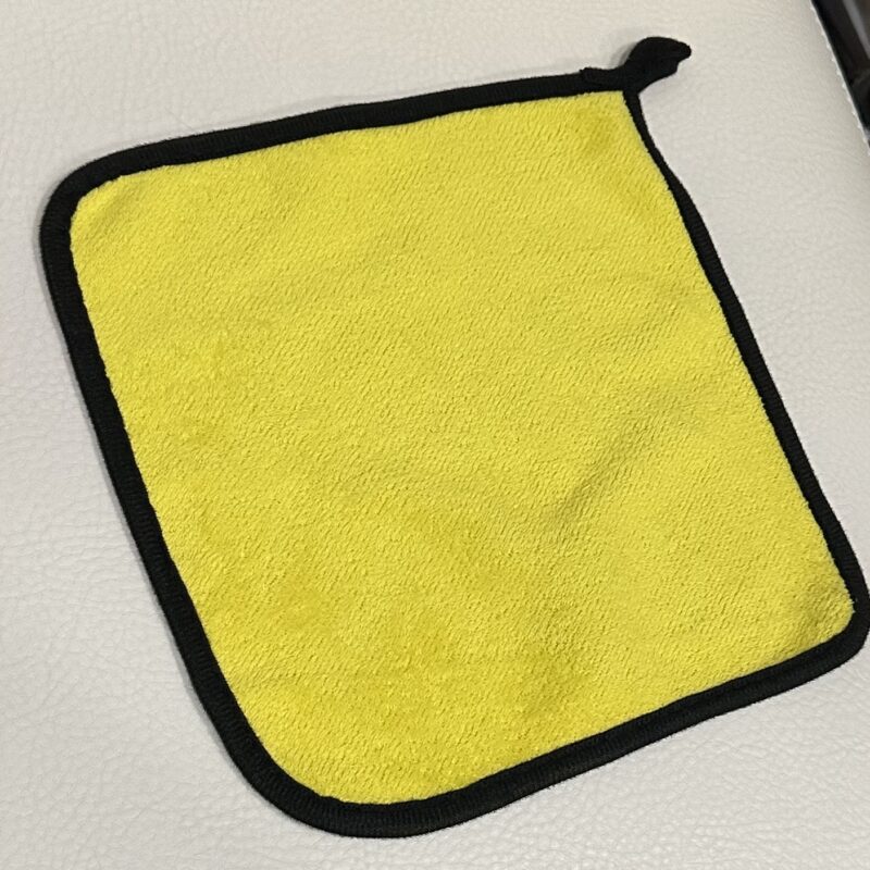 Amiver - Žltá mikrovláknová handrička s čiernym okrajom 22x22cm - ( 1ks )