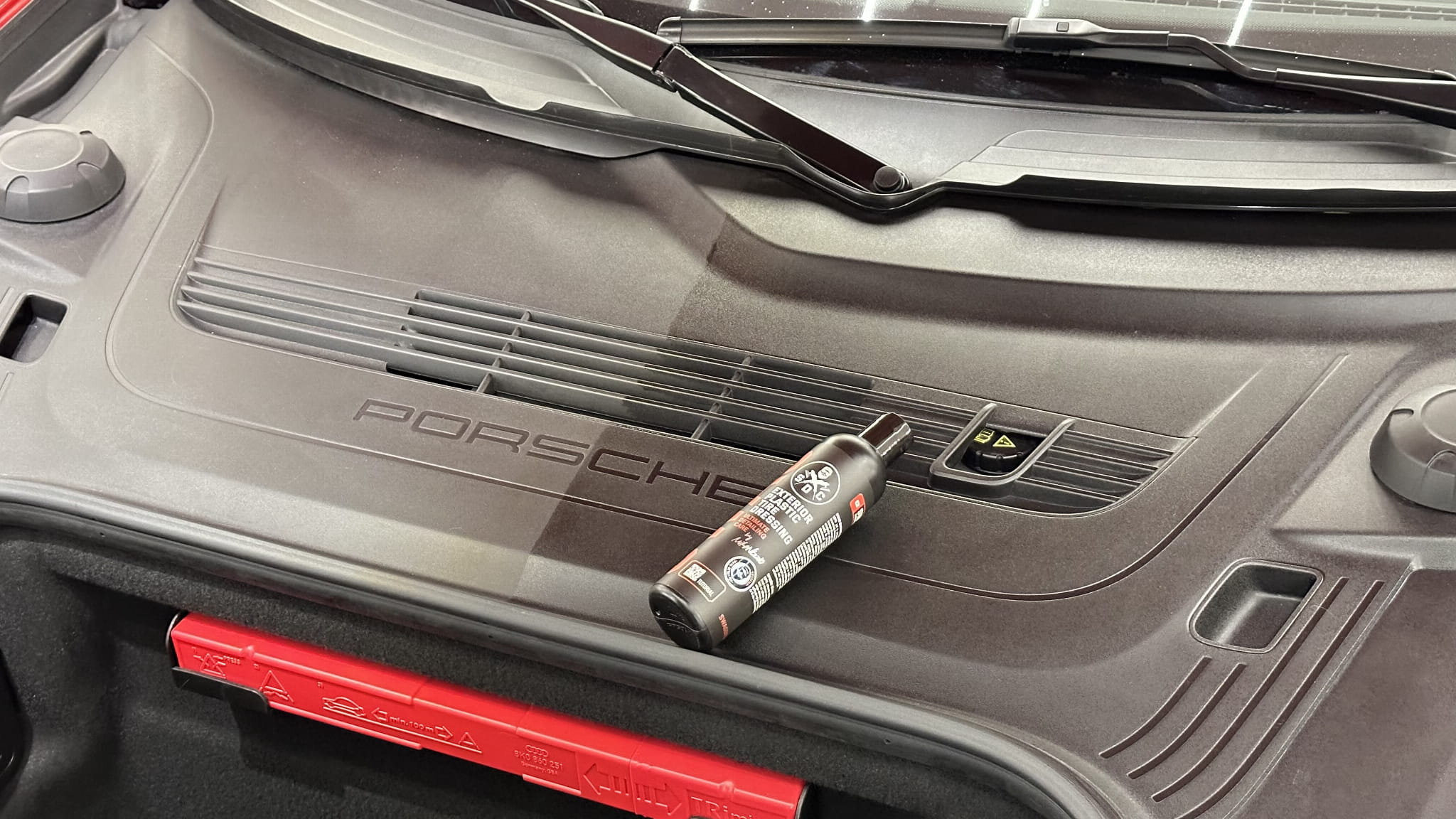 Swag EXTERIOR PLASTIC TIRE DRESSING Gel+ Gélová ochrana na plast a pneumatiky s odpudivosťou vody a saténovým efektom - ( 500ml )