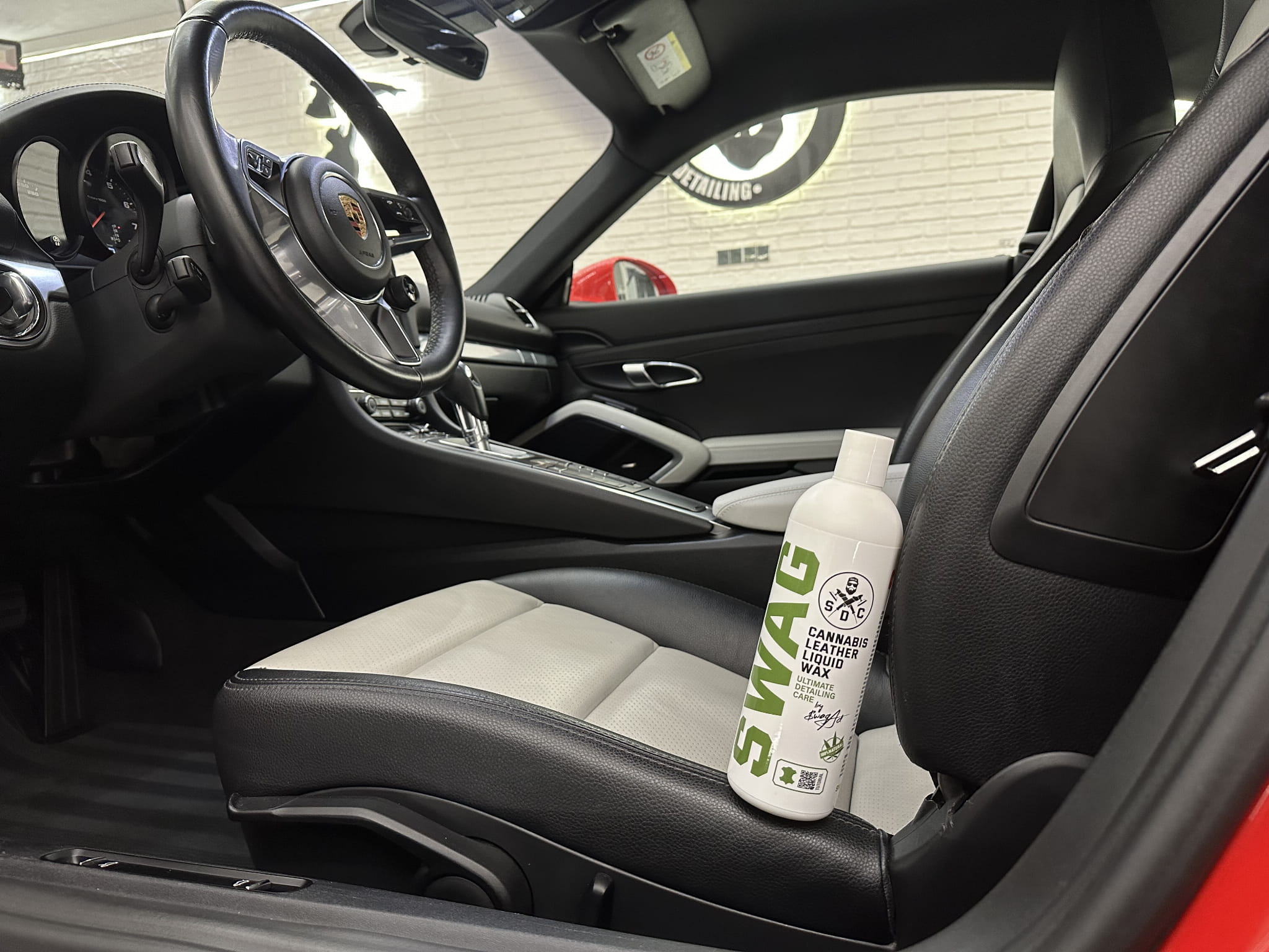 Swag CANNABIS LEATHER LIQUID WAX - Prírodný kožený vosk na čalúnenie s konopným olejom - ( 150ml )