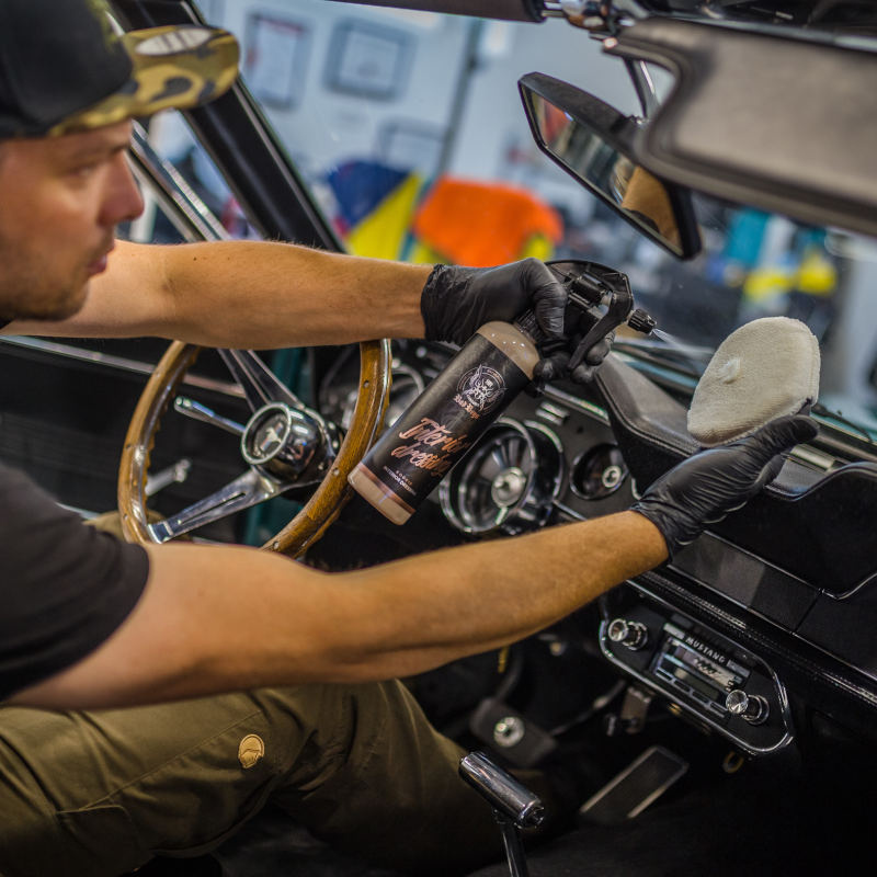 BadBoys - Interior Dressing Cookie - Impregnácia interiérových plastov s vôňou sušienok - ( 500ml )